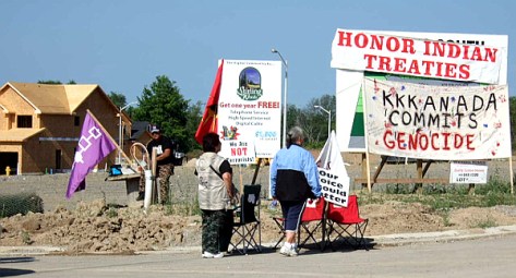 2007_Caledonia-kkkanada-sign