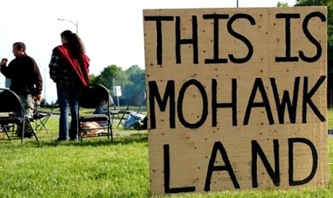 sign-on-kahnawake-reserve(Radio-Canada)